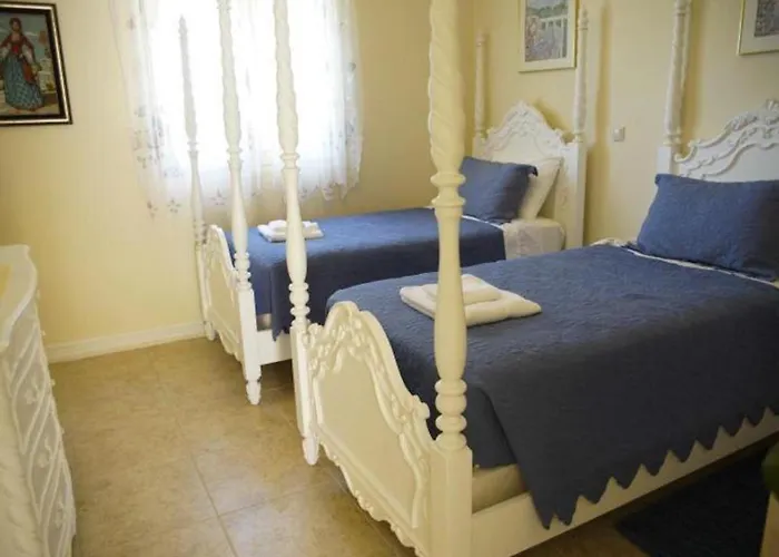 Beautiful Holiday House For 10 Persons, With Swimming Pool
