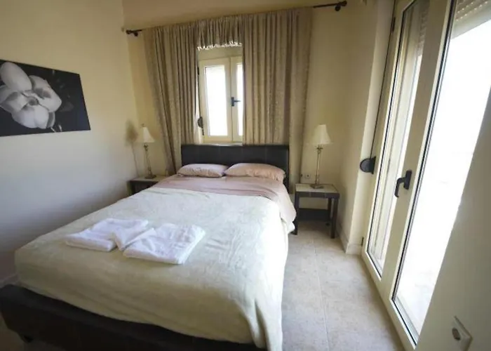 Beautiful Holiday House For 10 Persons, With Swimming Pool