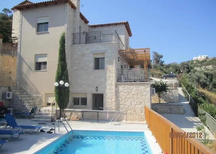 Beautiful Holiday House For 10 Persons, With Swimming Pool