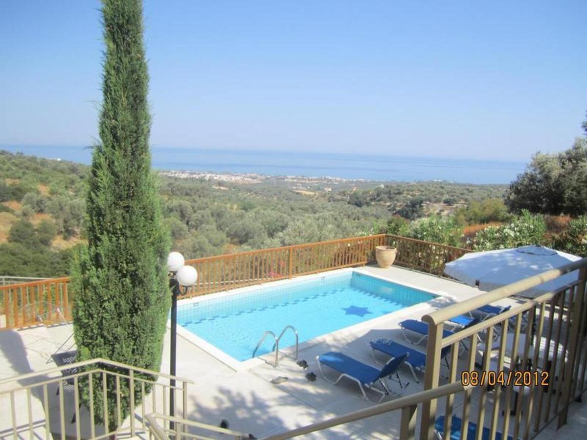 Beautiful House For 10 Persons, With Swimming Pool Villa *