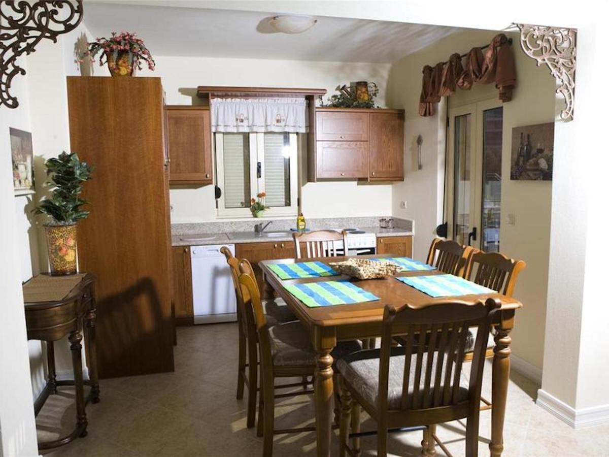 Beautiful House For 10 Persons, With Swimming Pool