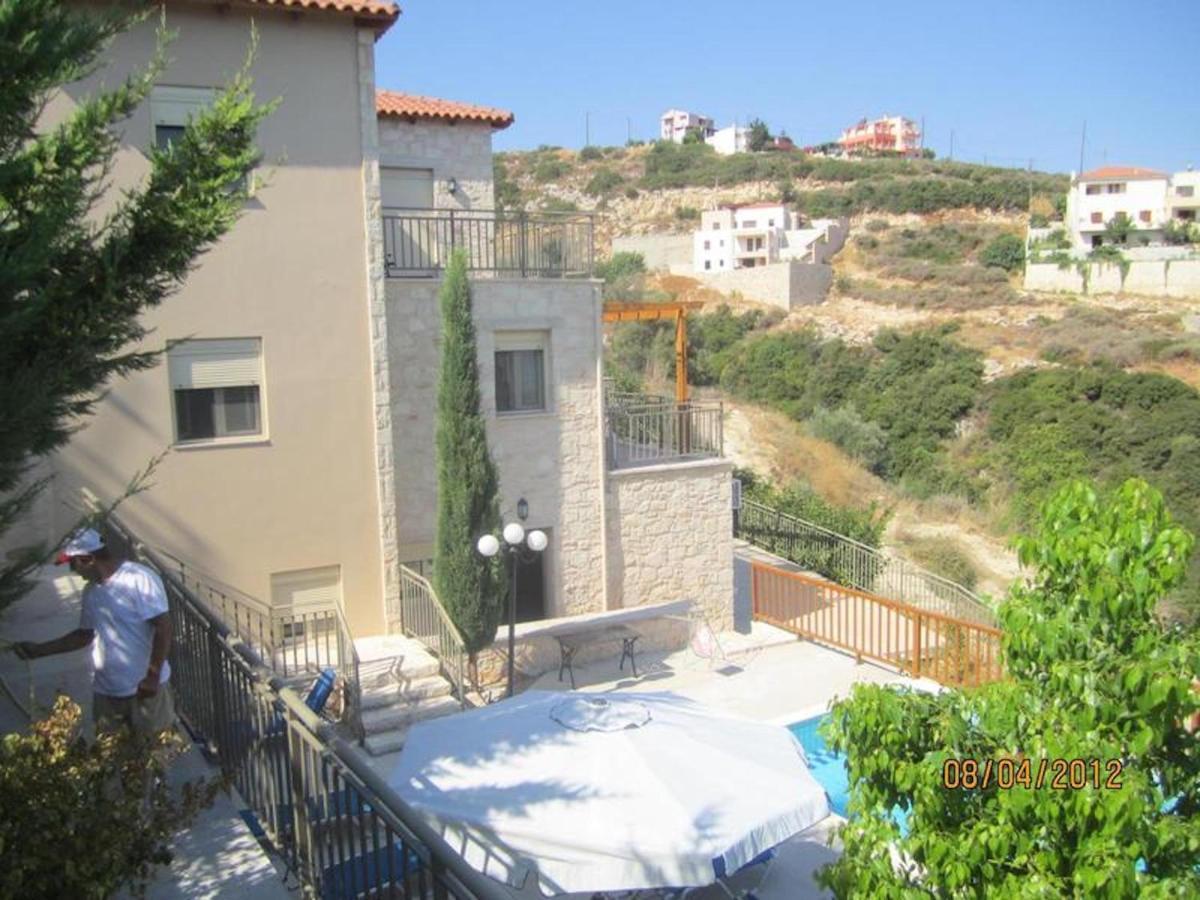 Beautiful House For 10 Persons, With Swimming Pool
