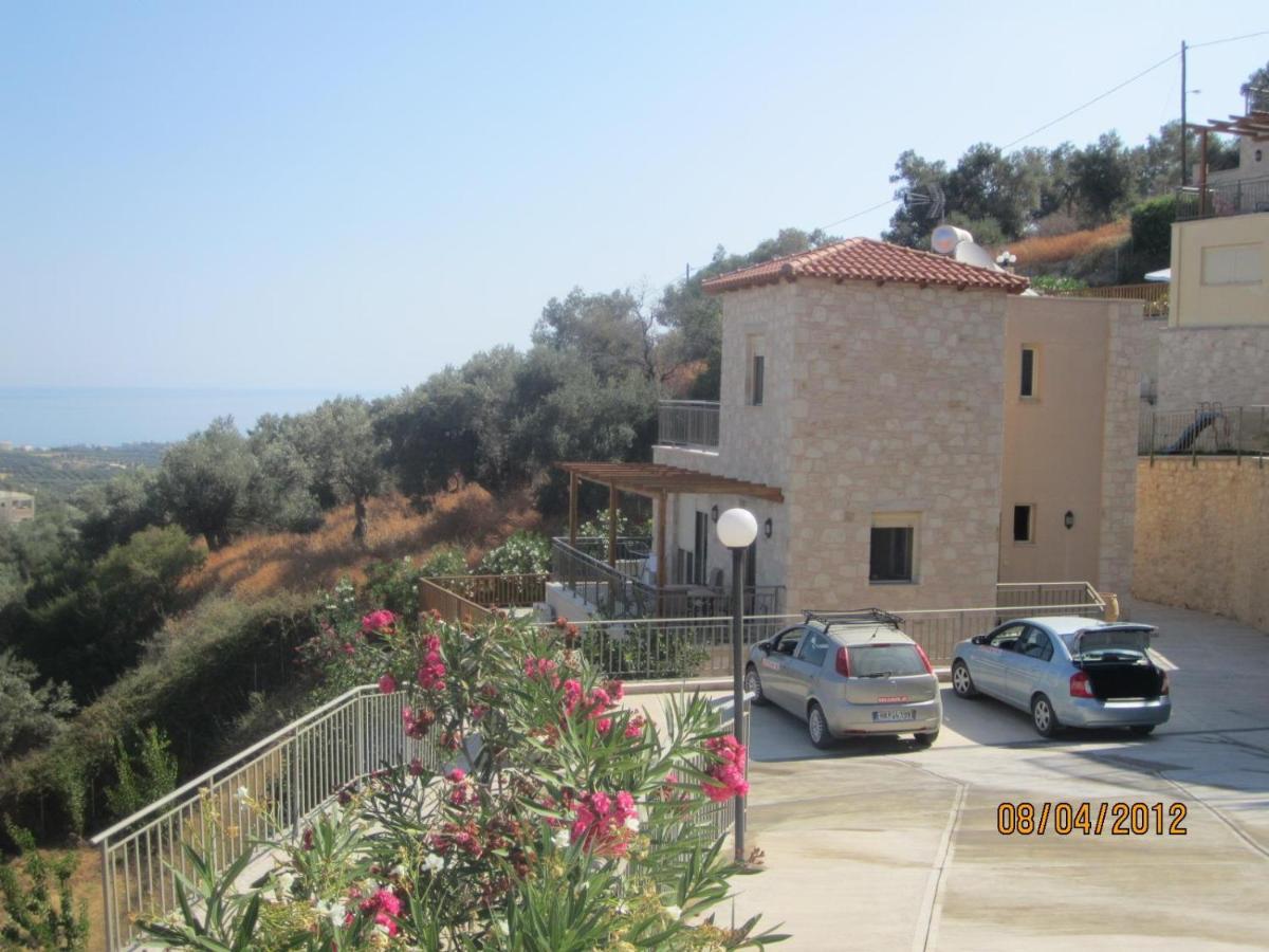 Beautiful House For 10 Persons, With Swimming Pool Villa